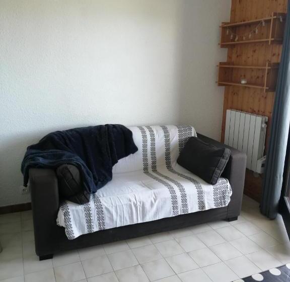 Le Balcon Des Memises