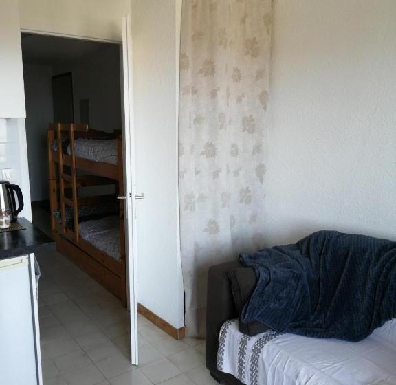 Le Balcon Des Memises