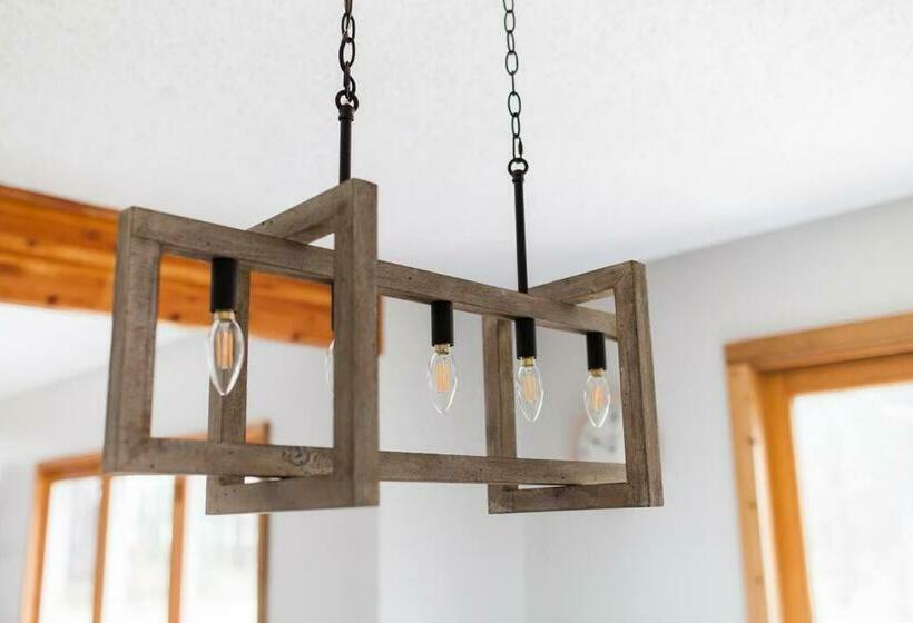 Private Beulah Cabin 10 Min To Crystal Lake Two King Beds