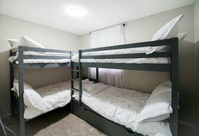 Private Beulah Cabin 10 Min To Crystal Lake Two King Beds