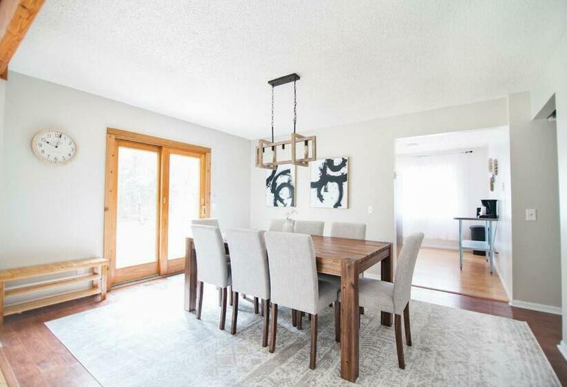 Private Beulah Cabin 10 Min To Crystal Lake Two King Beds