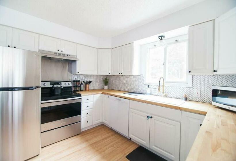 Private Beulah Cabin 10 Min To Crystal Lake Two King Beds