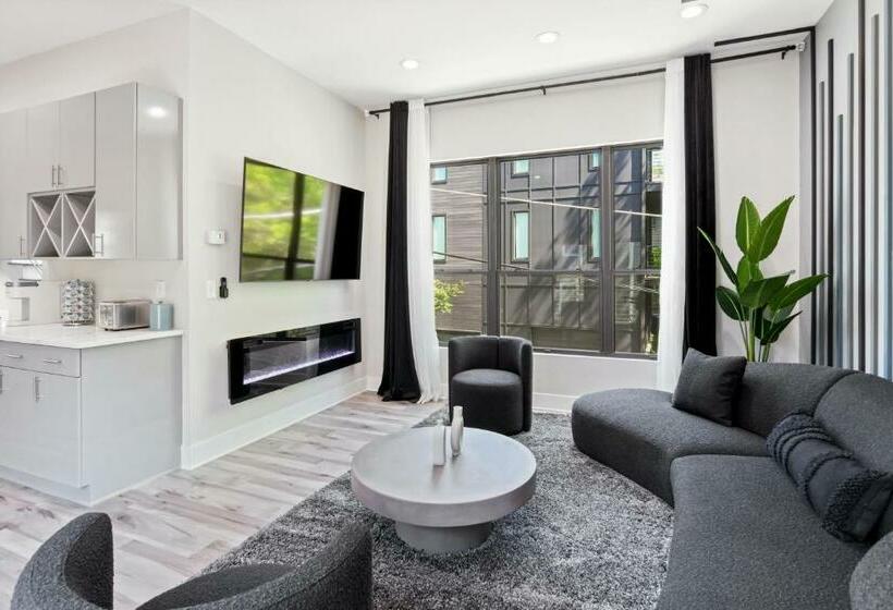 The Red Door Ultra Modern Atlanta Home Designedbydom