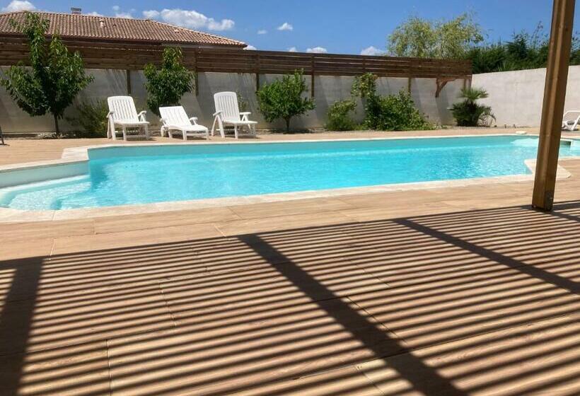 Très Belle Villa Avec Piscine Chauffée Casaleoni