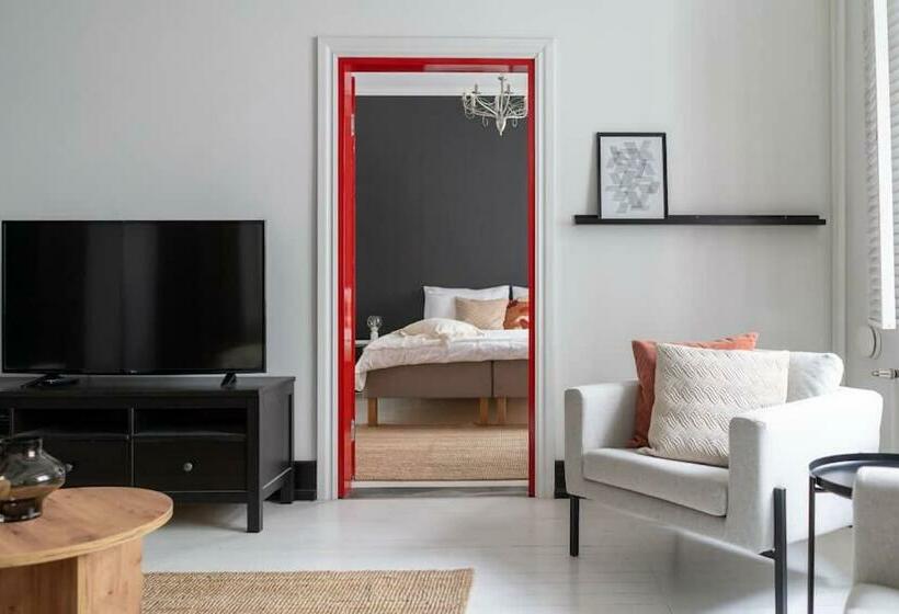 3 Makuuhuoneen Huoneisto Keskustassa