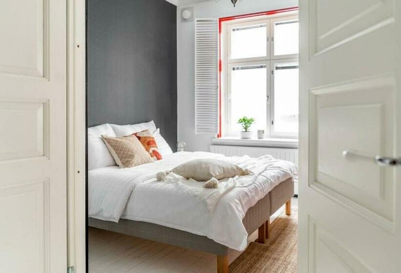 3 Makuuhuoneen Huoneisto Keskustassa