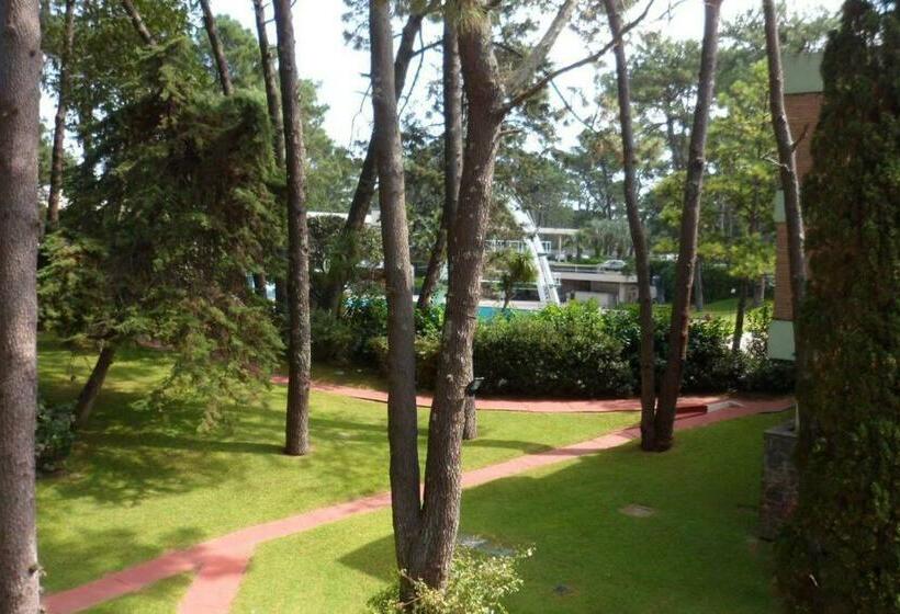 Arcobaleno, Gran Apartamento Con Con 2 Balcones Hacia El Jardín Y Hacia El Frente
