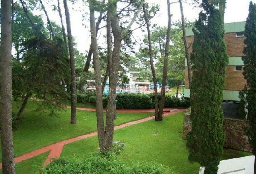 Arcobaleno, Gran Apartamento Con Con 2 Balcones Hacia El Jardín Y Hacia El Frente