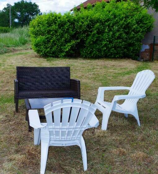 Bungalow Charmant A Pierrefitte Sur Loire + Jardin Et Bbq