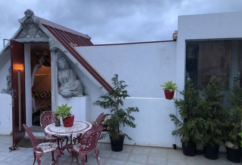 Captivating Studio Apartment In Mexilhoeira Grande