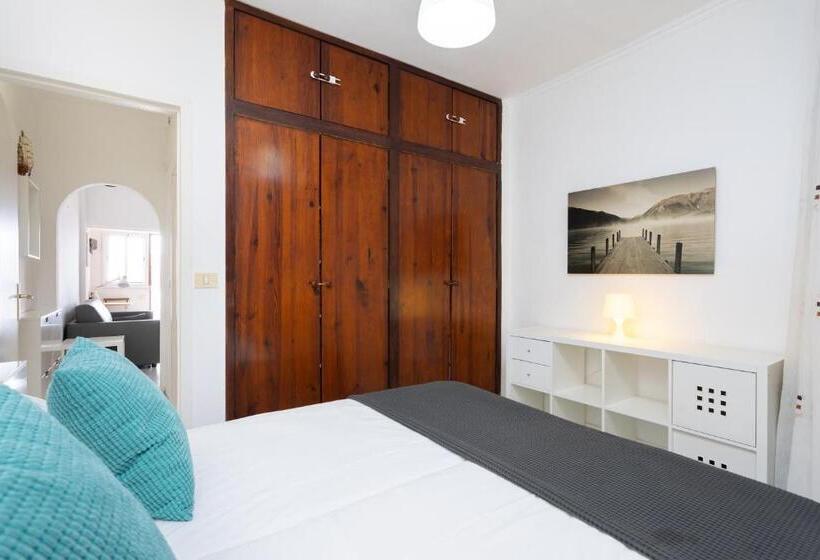 Comfortable Apartment At The Waterfront