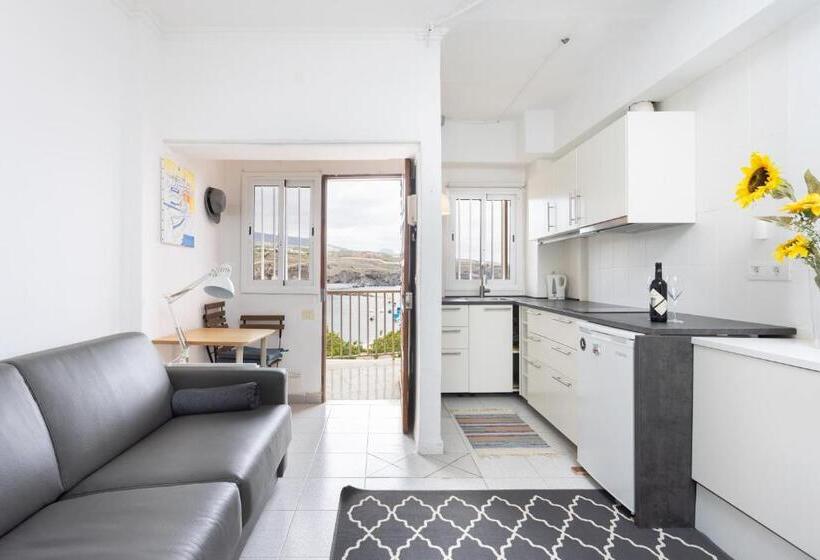 Comfortable Apartment At The Waterfront