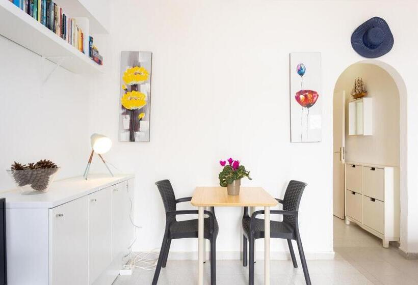 Comfortable Apartment At The Waterfront