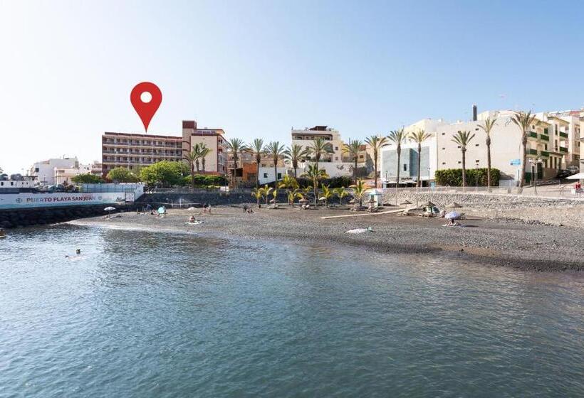 Comfortable Apartment At The Waterfront