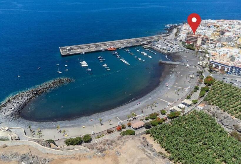 Comfortable Apartment At The Waterfront