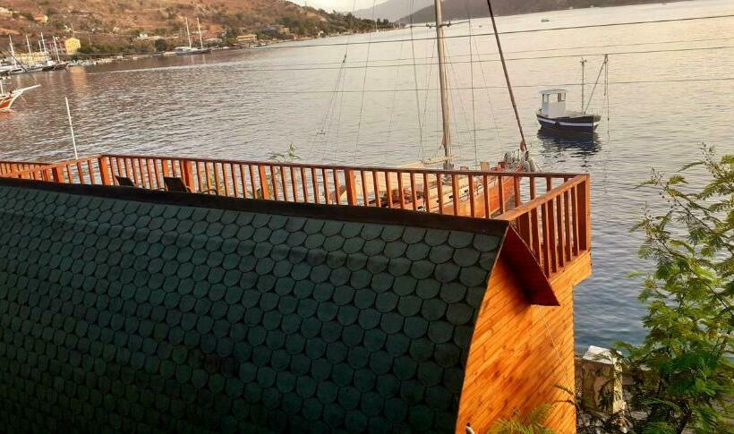 Sea View Bungalow W Pier And Terrace In Bozburun