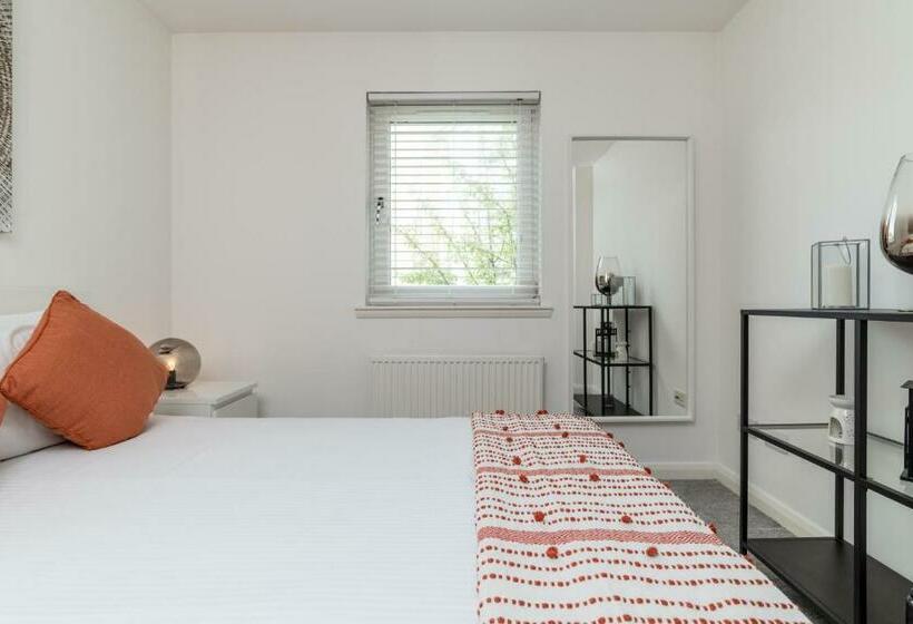 Executive Apartment, Free Parking, West End