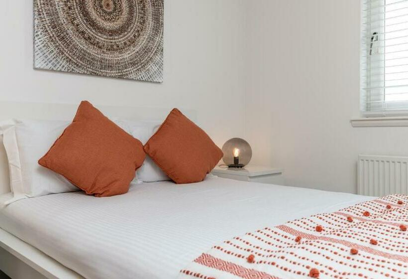 Executive Apartment, Free Parking, West End