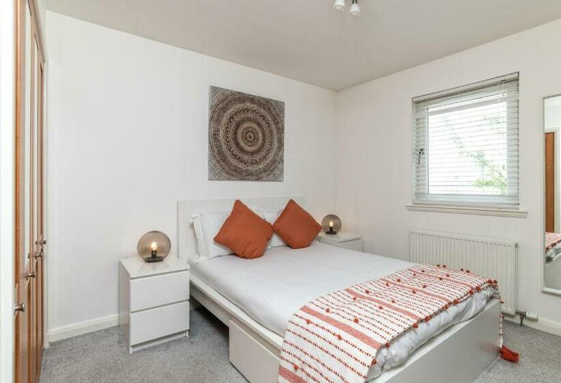 Executive Apartment, Free Parking, West End