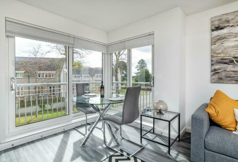 Executive Apartment, Free Parking, West End