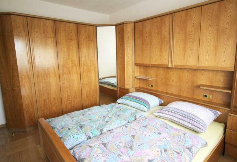 Geräumige Ferienwohnung Im Zentrum