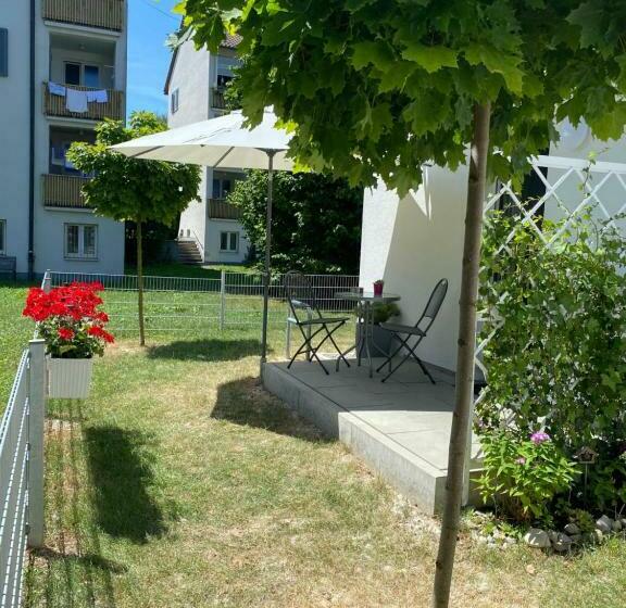 Helles Appartement Mit Terrasse