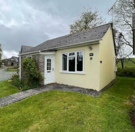 Hillside Cove 2 Bedrooms Sleeps 4