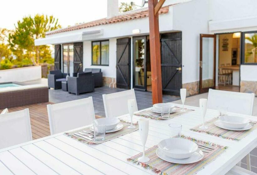 La Villa De Los Mares