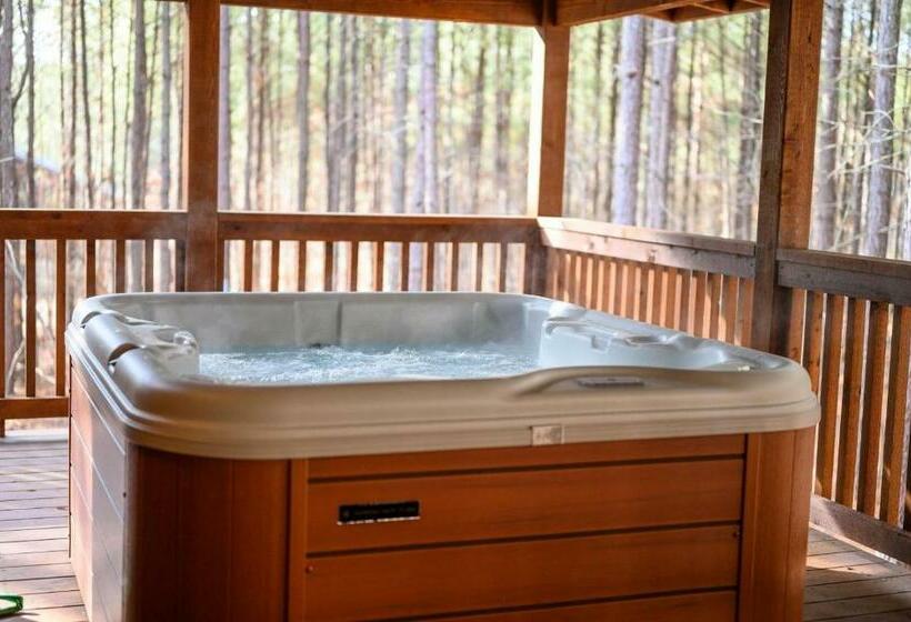 Large Luxury 2br Cabin W Hot Tub Double Trouble Was Designed For Fun Comfort And Memories Minutes Fr