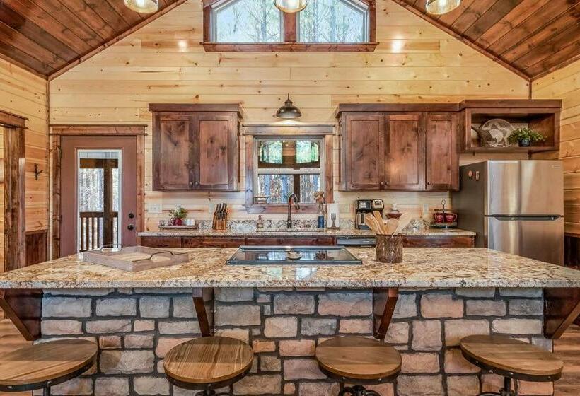 Large Luxury 2br Cabin W Hot Tub Double Trouble Was Designed For Fun Comfort And Memories Minutes Fr