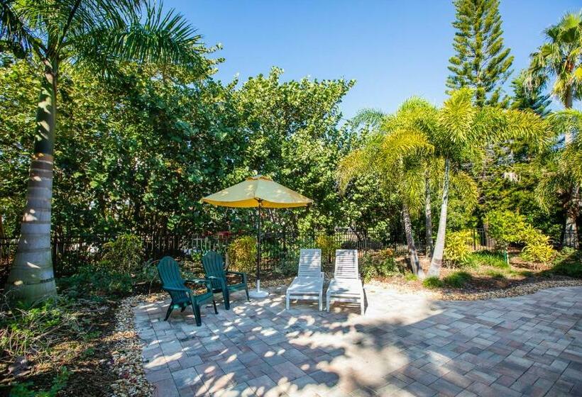 Mimis Happy Beach Blessing