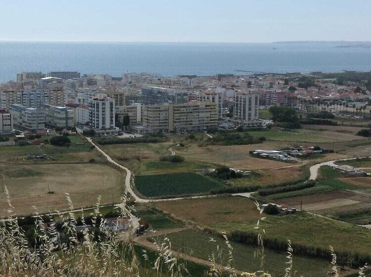 Remarkable 1 Bedroom Apartment Costa Da Caparica