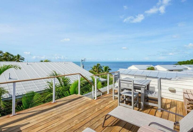 Southernmost View  Pool & Water Views