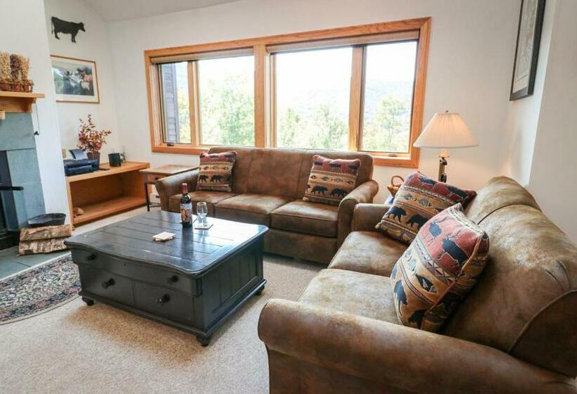 Spacious, Upgraded Premier Condo, Best Of Everything Highridge A18