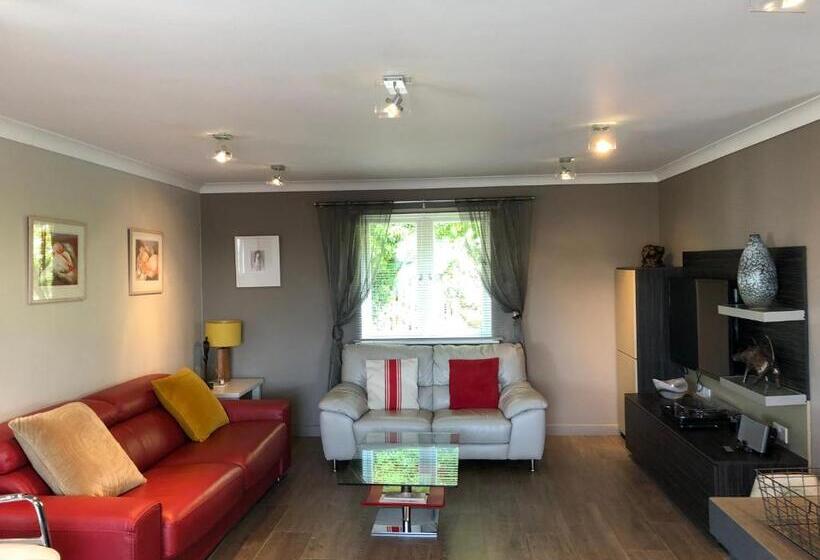 9 The Coach House In Rye