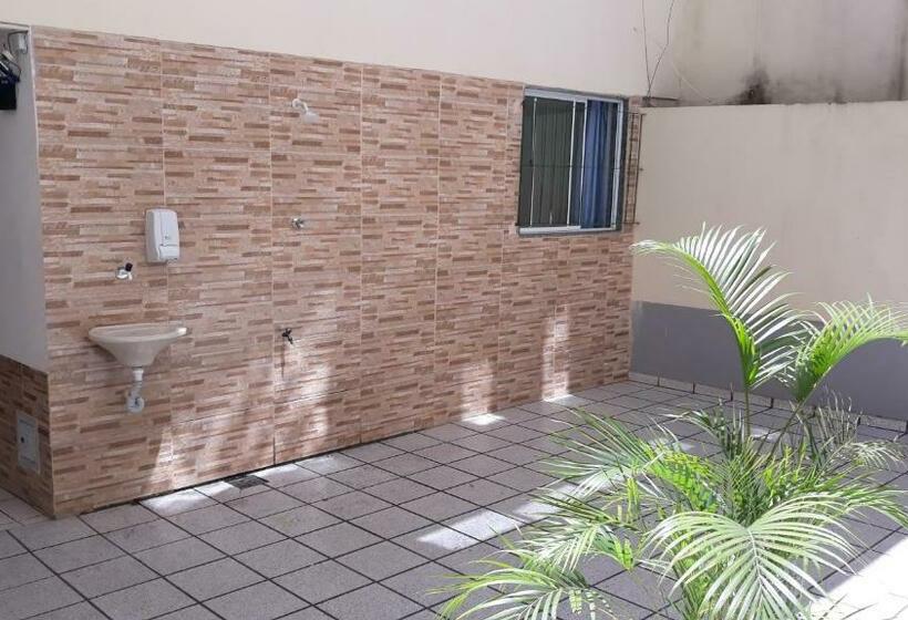 Sua Kitnet Na Praia 12 Novinha Atenção Pequena Só Prá Dormir Ar Cond Tv Microondas Frigobar Internet