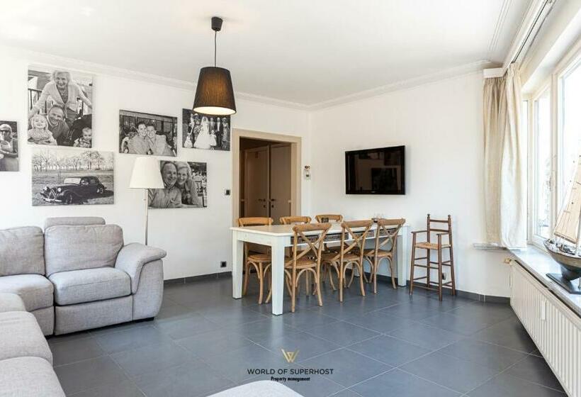 Beautiful Sunny Apartment Near The Sea