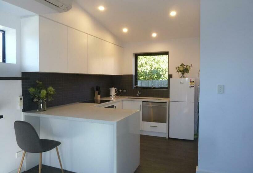 Bellevue On Bentley   Unit 1