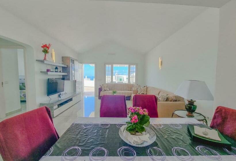 Bungalow Bellavista 13   3 Bed/2 Bath   1 Toilet   Communal Pool   Wifi