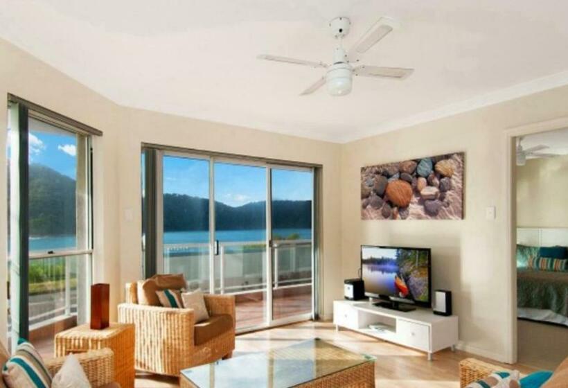 By The Beach   Waterfront Ettalong Beach