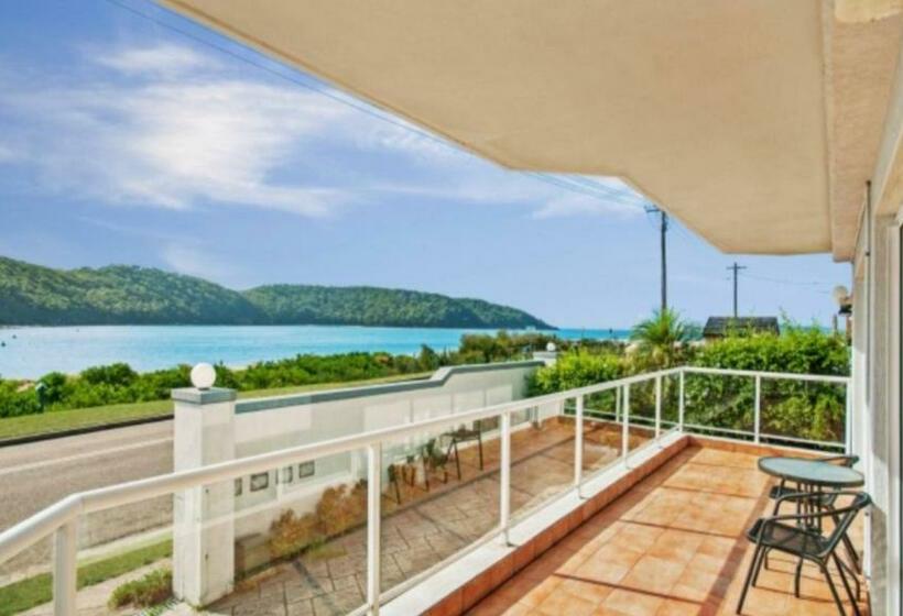 By The Beach   Waterfront Ettalong Beach