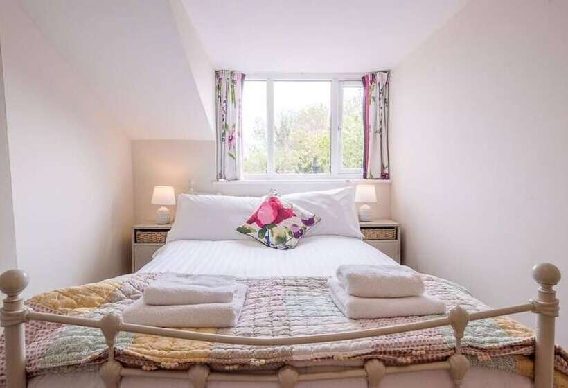 Coachman S Cottage, Wrentham