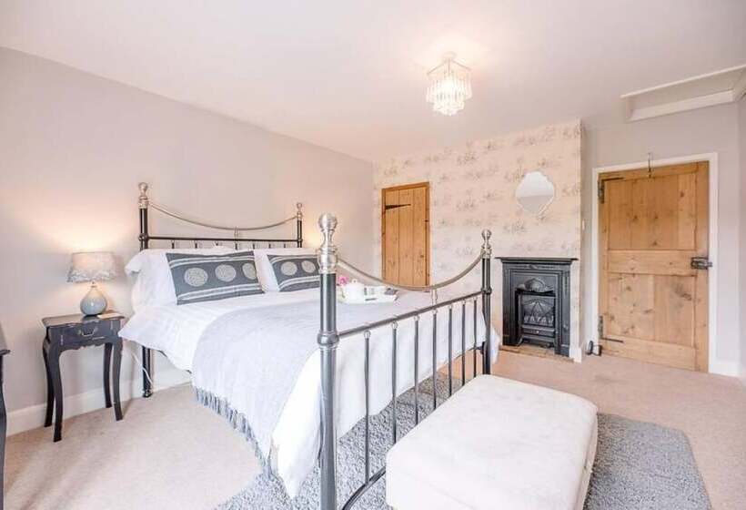 Coachman S Cottage, Wrentham