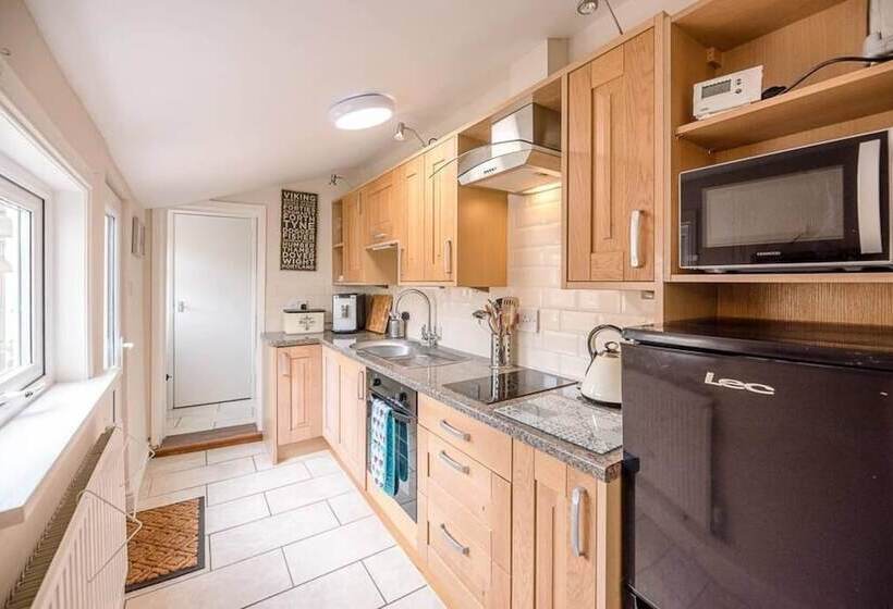 Coachman S Cottage, Wrentham