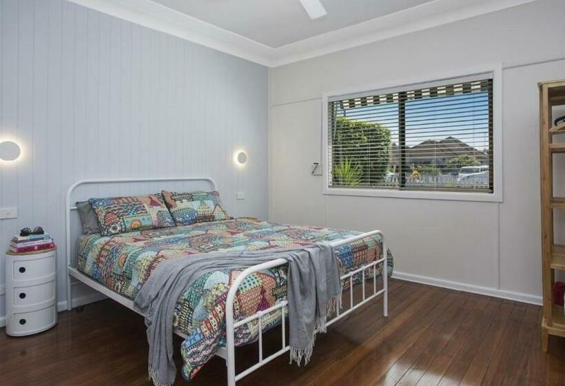 Coast Along Ettalong Beach