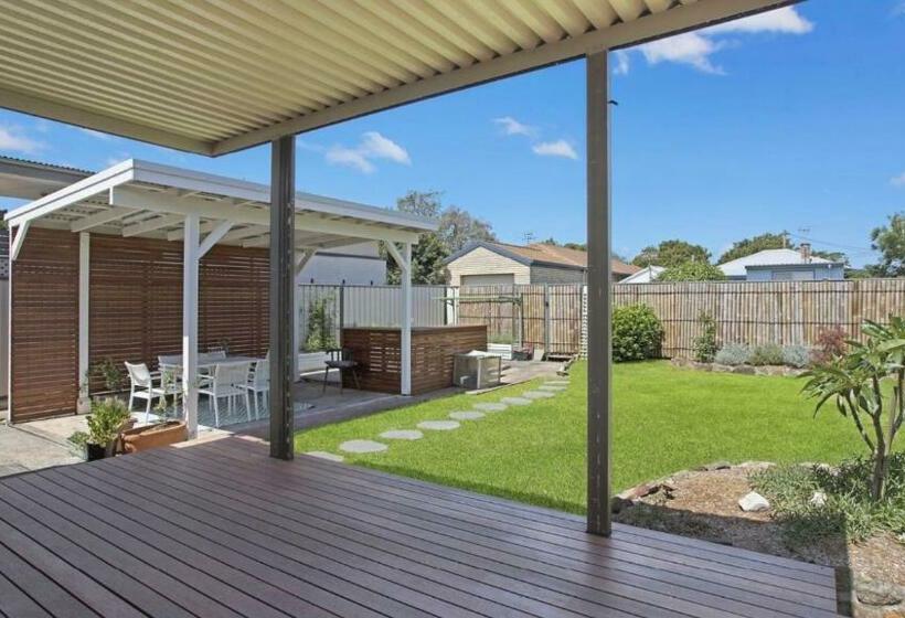 Coast Along   Ettalong Beach