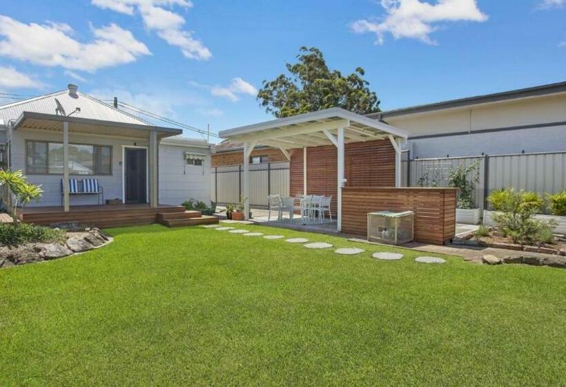 Coast Along   Ettalong Beach