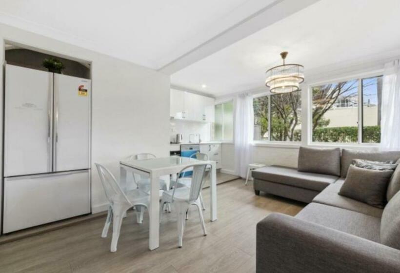 Coastal Cottage   Ettalong Beach