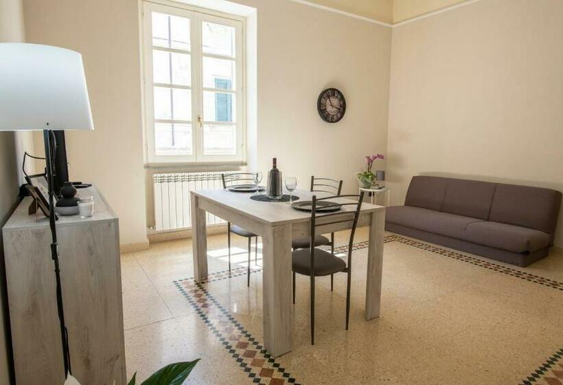 Corner Cavour Apartment