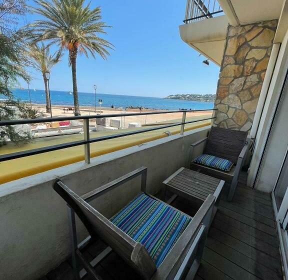 Fully Equipped Beachfront Studio In The Heart Of The City Center